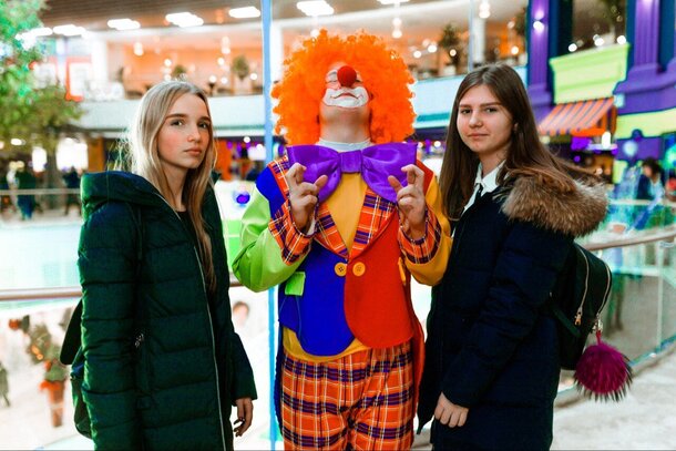 «Фиолетовый бум» на торжественном открытии кинотеатра «Синема 5» в Курске «Фиолетовый бум» на торжественном открытии кинотеатра «Синема 5» в Курске