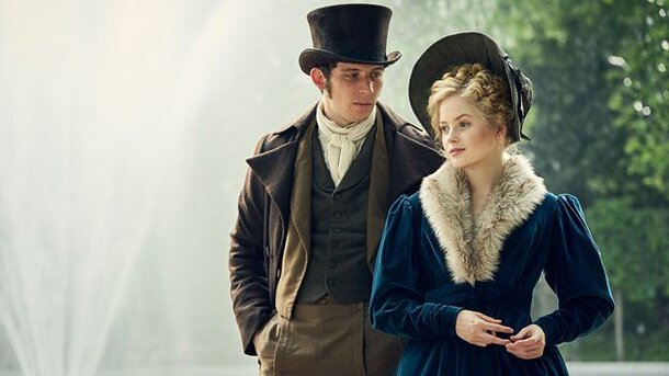 Лили Коллинз на новых кадрах мини-сериала «Отверженные» Лили Коллинз на новых кадрах мини-сериала «Отверженные»