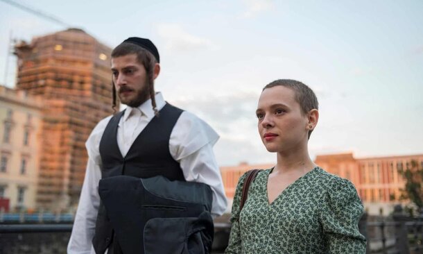5 лучших мини-сериалов Нетфликс: каждый можно посмотреть залпом