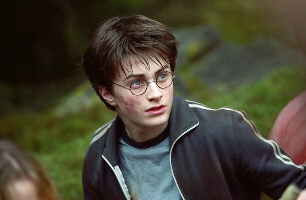 Фанаты надеются, что сериал по "Гарри Поттеру" исправит огромную ошибку кино-франшизы — но при этом позаимствует у нее одну важную деталь Фанаты надеются, что сериал по "Гарри Поттеру" исправит огромную ошибку кино-франшизы — но при этом позаимствует у нее одну важную деталь