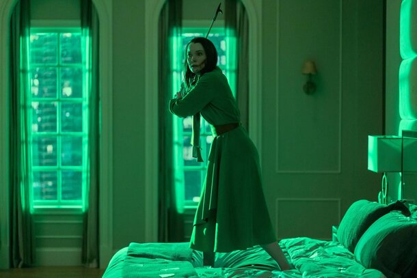 Появились первые кадры из мини-сериала Майка Флэнагана «Падение дома Ашеров» Появились первые кадры из мини-сериала Майка Флэнагана «Падение дома Ашеров»