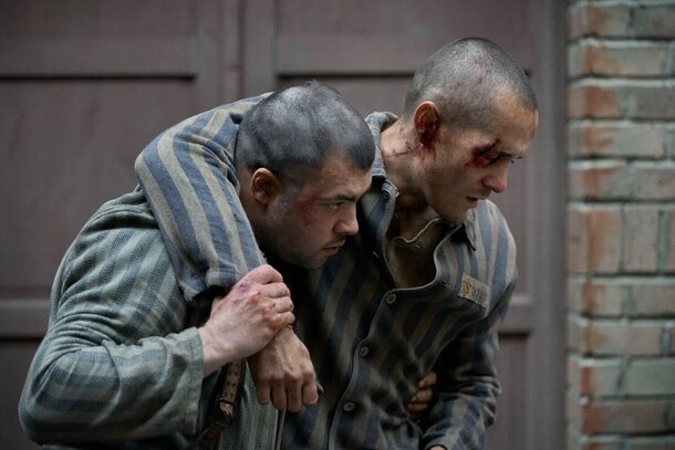 Этот мини-сериал о войне называют вторым после "Списка Шиндлера": потребовалось 11 лет, чтобы его выпустить Этот мини-сериал о войне называют вторым после "Списка Шиндлера": потребовалось 11 лет, чтобы его выпустить