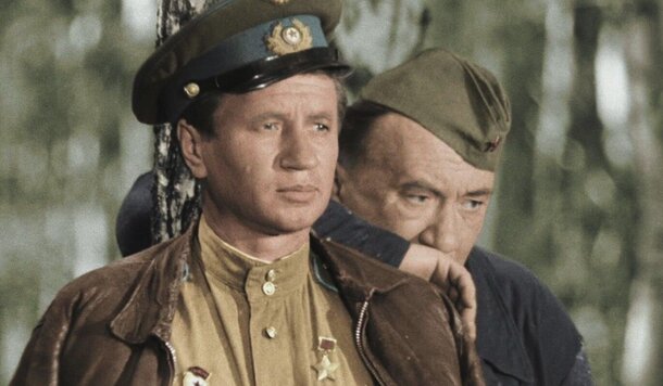 Россияне назвали 3 лучших фильма о войне: все они сняты в СССР Россияне назвали 3 лучших фильма о войне: все они сняты в СССР