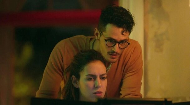 Новый сериал Нетфликс завирусился в ТикТоке: теперь зрители не спят, пока не посмотрят все 18 серий Новый сериал Нетфликс завирусился в ТикТоке: теперь зрители не спят, пока не посмотрят все 18 серий