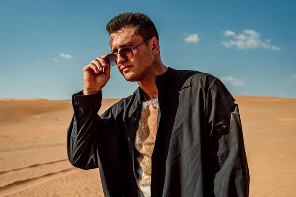 «Уже на уровне сценария я понял, что это полный хардкор»: режиссер Егор Чичканов рассказал о съемках фильма «Мажор в Дубае»