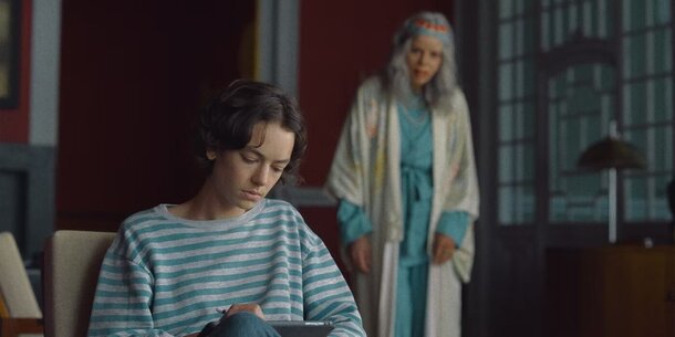 Вдохновлялся Дэвидом Линчем и Софоклом: интервью с режиссером «Заклятия Амелии» Гэбриелом Абрантешем Вдохновлялся Дэвидом Линчем и Софоклом: интервью с режиссером «Заклятия Амелии» Гэбриелом Абрантешем