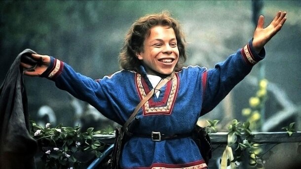 Фэнтези-фильм «Уиллоу» с Уорвиком Дэвисом получит сериал-продолжение Фэнтези-фильм «Уиллоу» с Уорвиком Дэвисом получит сериал-продолжение