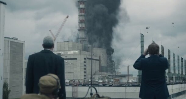 Создатели сериала «Чернобыль» объяснили отсутствие русского акцента у актеров Создатели сериала «Чернобыль» объяснили отсутствие русского акцента у актеров