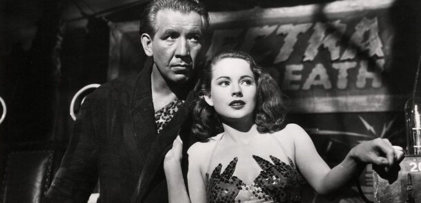 Брэдли Купер с усиками, прекрасная Руни Мара и сам Гильермо дель Торо на фото со съемок «Аллеи кошмаров» Брэдли Купер с усиками, прекрасная Руни Мара и сам Гильермо дель Торо на фото со съемок «Аллеи кошмаров»