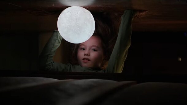 Монстр из-под кровати пугает детей в трейлере хоррора «Бугимен» по рассказу Стивена Кинга 