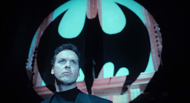 Официально: Майкл Китон вернется к роли Бэтмена во «Флэше»