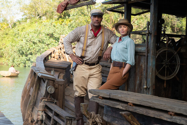 Дуэйн Джонсон и Эмили Блант представили два новых трейлера «Круиза по джунглям» 