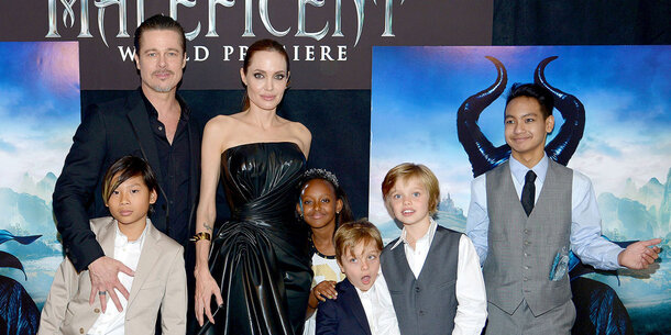 Анджелина Джоли и Брэд Питт договорились о временной опеке над детьми