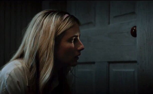 Эмма Робертс поселяется в доме с устрашающей историей в трейлере фильма ужасов «Заброшенный»