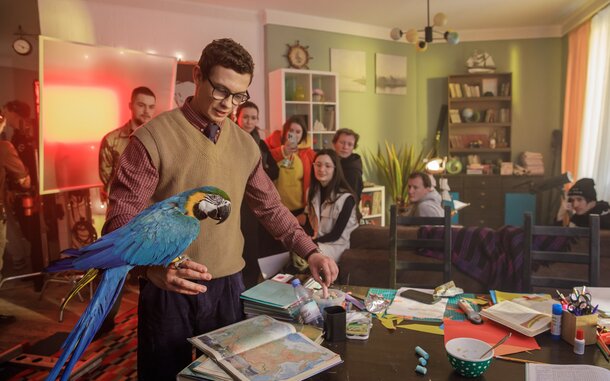 Начались съемки фильма «Возвращение попугая Кеши» с Никитой Кологривым и Оксаной Акиньшиной