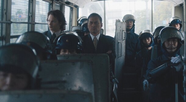 HBO Max объявил дату премьеры криминального сериала «Полиция Токио» с Энселом Элгортом и Кэном Ватанабэ