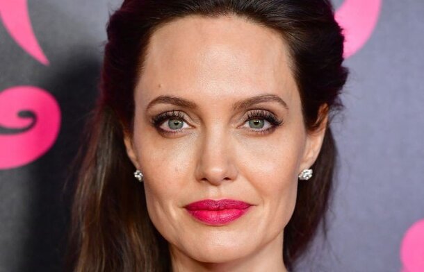 Анджелину Джоли признали самой уважаемой знаменитостью