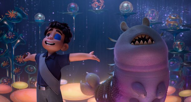 Мальчик приманивает инопланетян в трейлере мультфильма Pixar «Элио»