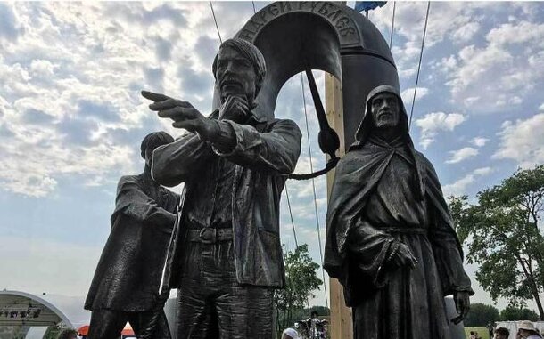 Памятник Андрею Тарковскому установили в Суздале