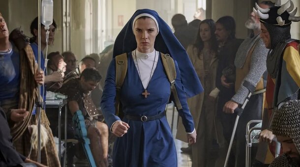 Монахиня противостоит злобному искусственному интеллекту в трейлере сериала «Миссис Дэвис» 