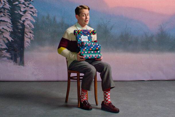 Маколей Калкин снялся в рождественской рекламе носков