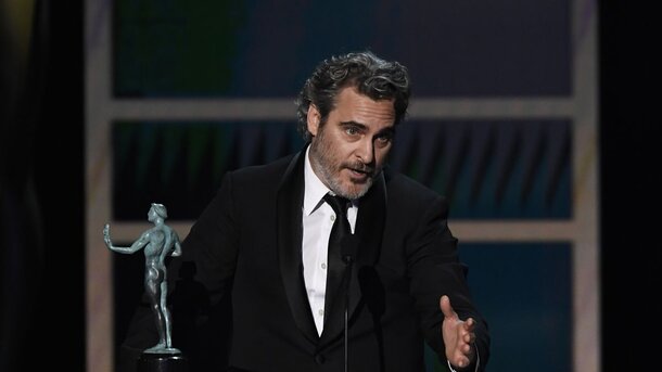 Хоакин Феникс обвинил киноиндустрию в «систематическом расизме» на вручении премии BAFTA 