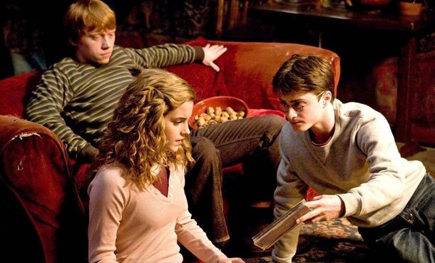 «Пора воспользоваться маховиком времени»: как в сети отреагировали на воссоединение каста «Гарри Поттера»