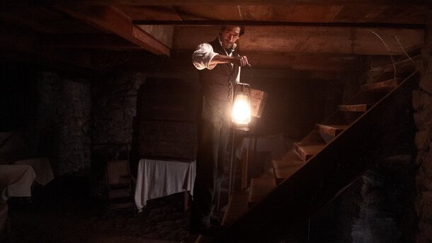 Эдриан Броуди посещает старинную усадьбу в первом трейлере сериала Chapelwaite по рассказу Стивена Кинга