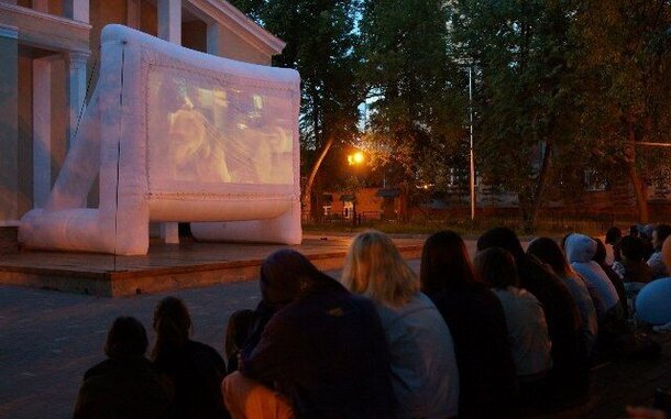 Стартуют показы в кинотеатре под открытым небом «Киносреда» в Казани