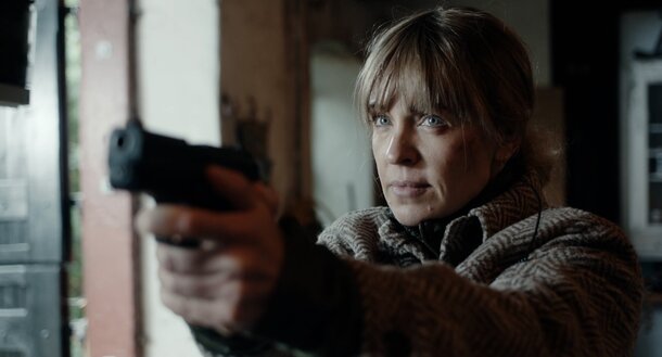 Женщина-детектив расследует страшные убийства в трейлере триллера «Молчание ангелов»