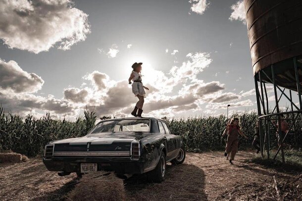 В сети появились свежие кадры из новой экранизации «Детей кукурузы» Стивена Кинга