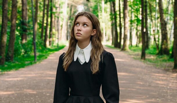 Песни Высоцкого и Бикович в роли Шляпника: звезда «Слова пацана» снимется в мюзикле «Алиса в стране чудес» 