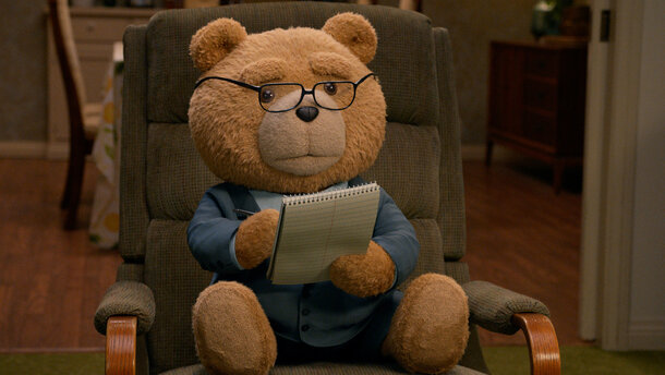 Фривольный плюшевый медведь отправляется в школу в трейлере сериала «Тед»