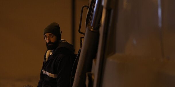 Мрачный Эдриан Броуди вовлекается в кровавые уличные разборки в трейлере фильма «Зачистка»