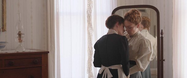 Кристен Стюарт и Хлое Севиньи в первом трейлере фильма «Лиззи»