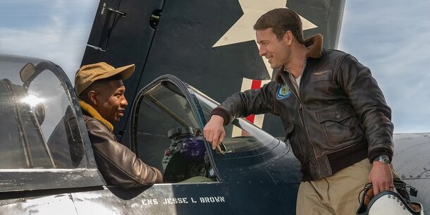 Пилот Джонатан Мэйджерс воюет в Корее в финальном трейлере военной драмы «Двойная петля»
