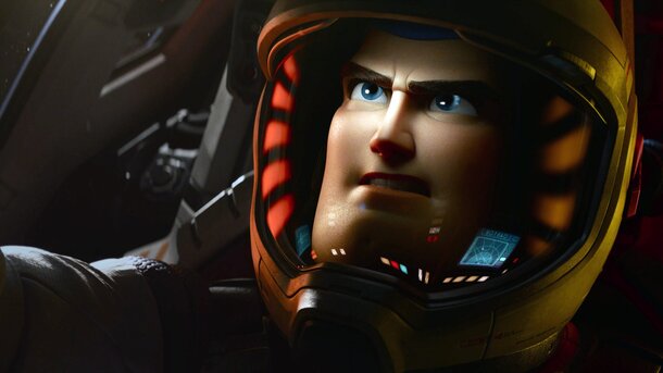 Отважный астронавт сражается с инопланетными роботами в новом трейлере мультфильма «Базз Лайтер»