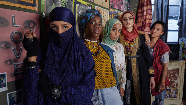 Сериал о женской мусульманской рок-группе «Мы — Lady Parts» получит второй сезон