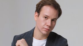 Звезда сериала «Жуки» Павел Комаров ответил на вопросы Киноафиши