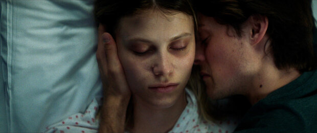 Девушку одолевают страшные сновидения в трейлере фильма ужасов «Кошмар»