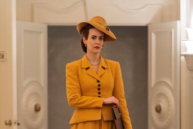 «Ужасающий и поэтичный»: первые отзывы критиков о сериале «Сестра Рэтчед» с Сарой Полсон «Ужасающий и поэтичный»: первые отзывы критиков о сериале «Сестра Рэтчед» с Сарой Полсон