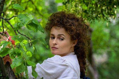 Хелена Бонем Картер вернется в сиквеле «Энолы Холмс» 