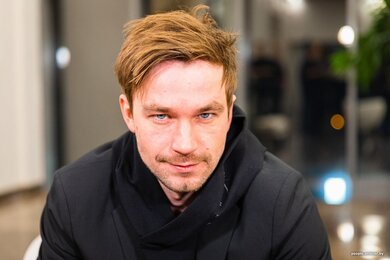 Netflix готовит свой второй российский сериал — главную роль исполнит Александр Петров