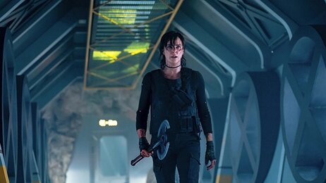 Ума Турман борется с Шарлиз Терон в трейлере «Бессмертной гвардии 2»