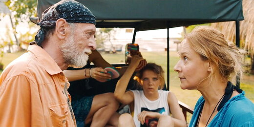 Михаил Гомиашвили покоряет Таиланд в трейлере комедии «Хэппи-Энд» 