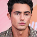 Darren Barnet
