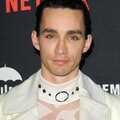 Robert Sheehan