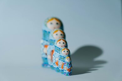 Заглянуть в избушку или поболтать с Колобком: выставка «Жили-Были» в Москве