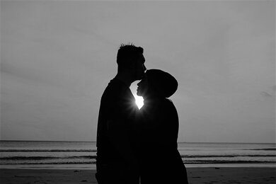 Friends with benefits. Рецензия на спектакль Love Letters с Куценко и Климовой
