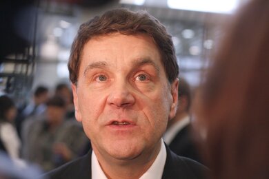 Папа сходит с ума. Рецензия на спектакль «Папа» с Маковецким